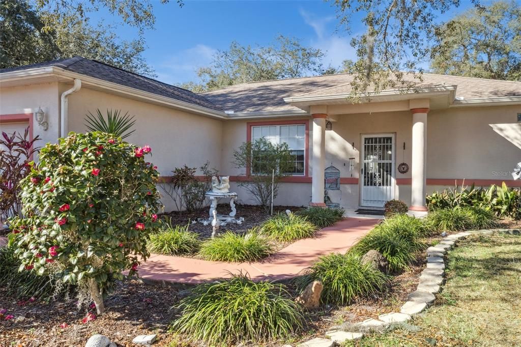 For Sale: $290,000 (3 beds, 2 baths, 1570 Square Feet)