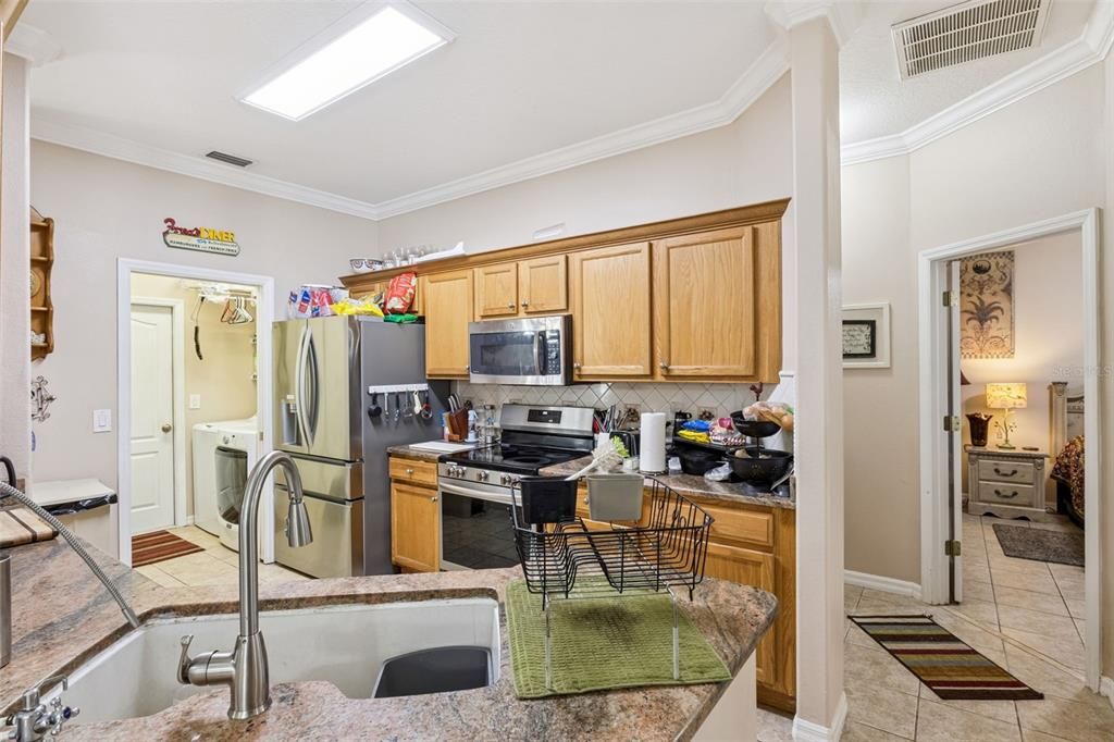 For Sale: $290,000 (3 beds, 2 baths, 1570 Square Feet)