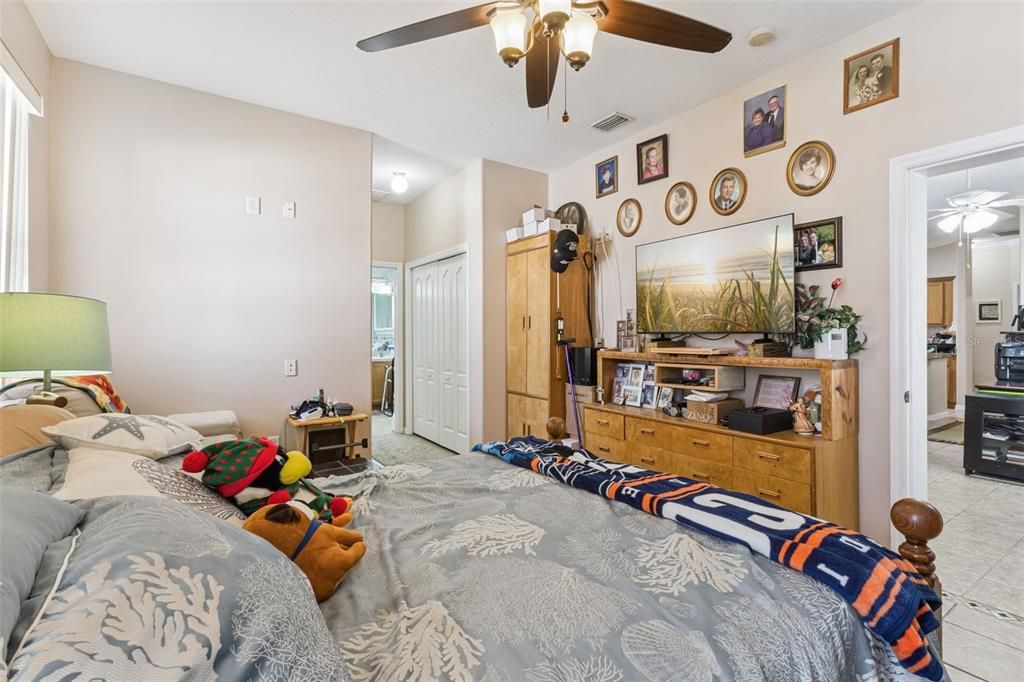 For Sale: $290,000 (3 beds, 2 baths, 1570 Square Feet)