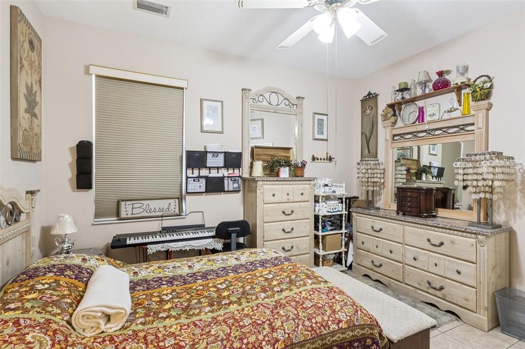 For Sale: $290,000 (3 beds, 2 baths, 1570 Square Feet)