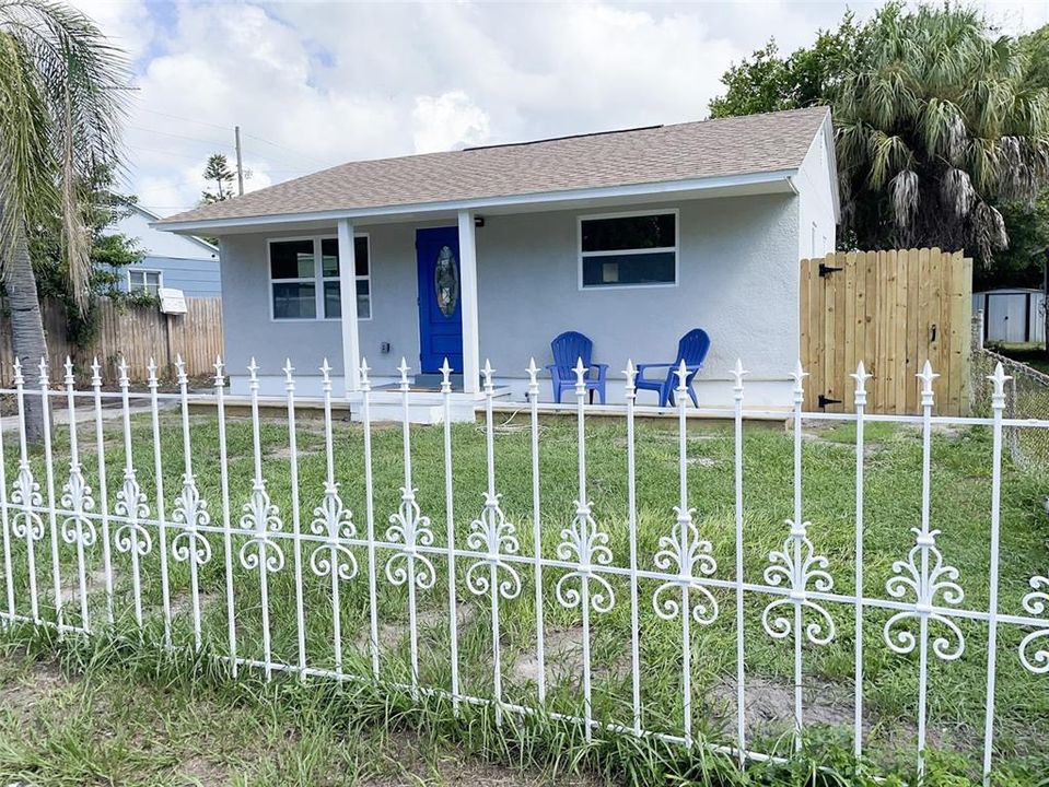 Active With Contract: $2,685 (4 beds, 2 baths, 1046 Square Feet)