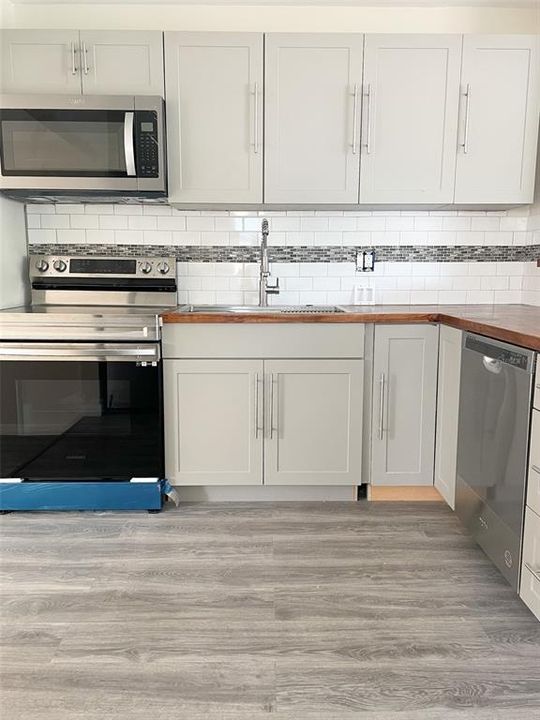 Active With Contract: $2,685 (4 beds, 2 baths, 1046 Square Feet)