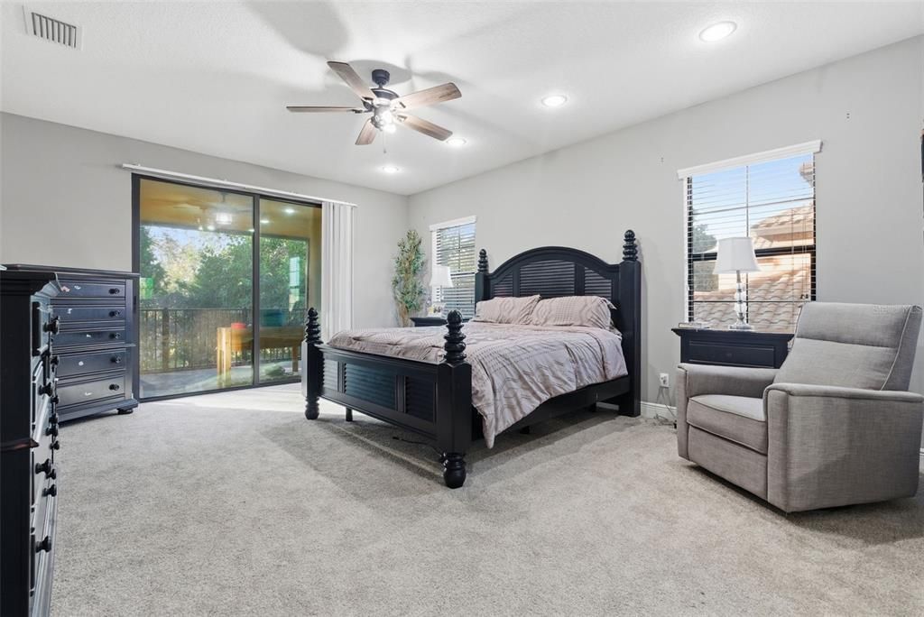 Activo con contrato: $749,900 (5 camas, 4 baños, 4221 Pies cuadrados)