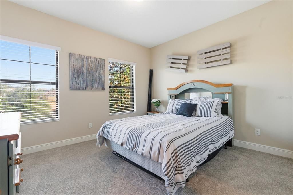 Activo con contrato: $749,900 (5 camas, 4 baños, 4221 Pies cuadrados)