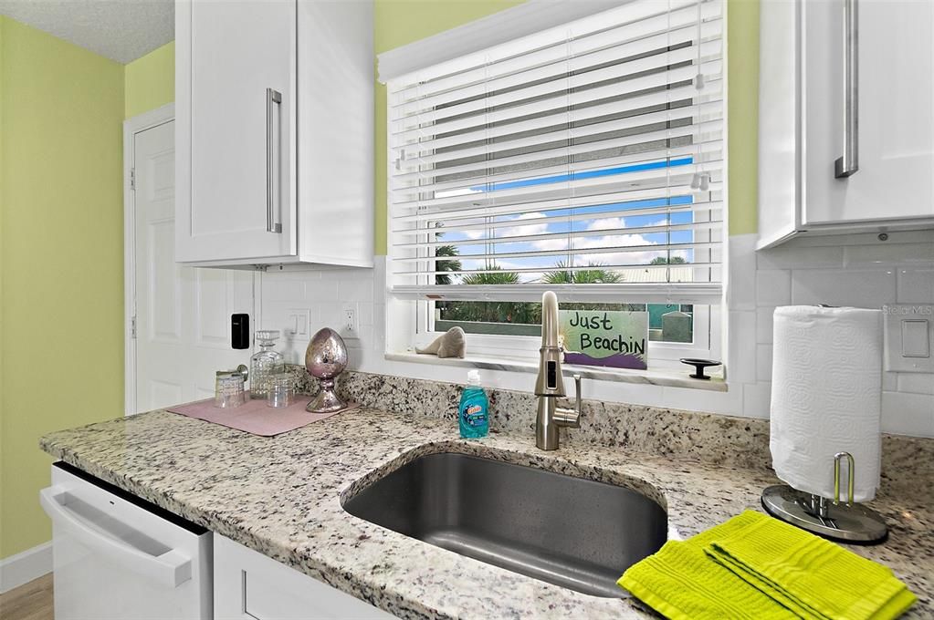 For Rent: $1,650 (2 beds, 1 baths, 750 Square Feet)