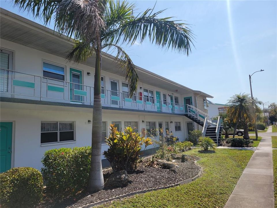 For Sale: $74,900 (1 beds, 1 baths, 585 Square Feet)