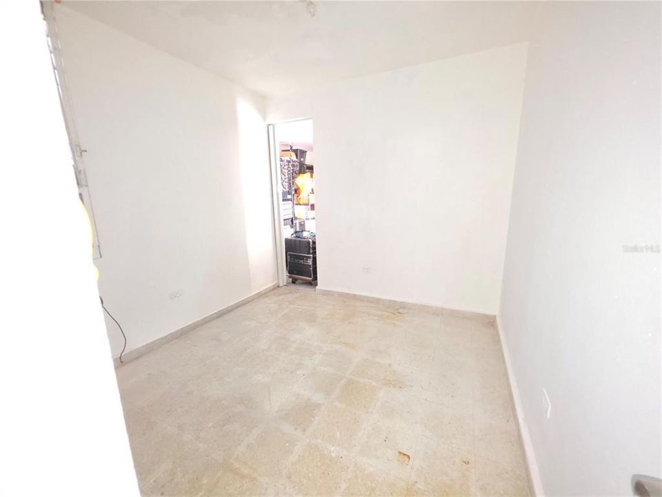 For Sale: $325,000 (4 beds, 3 baths, 2664 Square Feet)