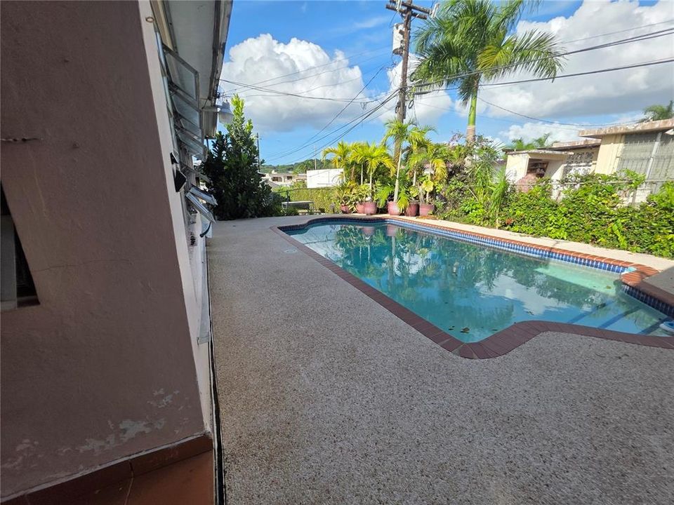 For Sale: $325,000 (4 beds, 3 baths, 2664 Square Feet)