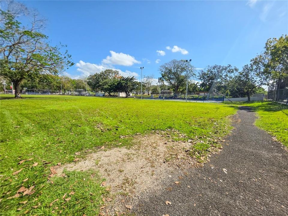 For Sale: $325,000 (4 beds, 3 baths, 2664 Square Feet)