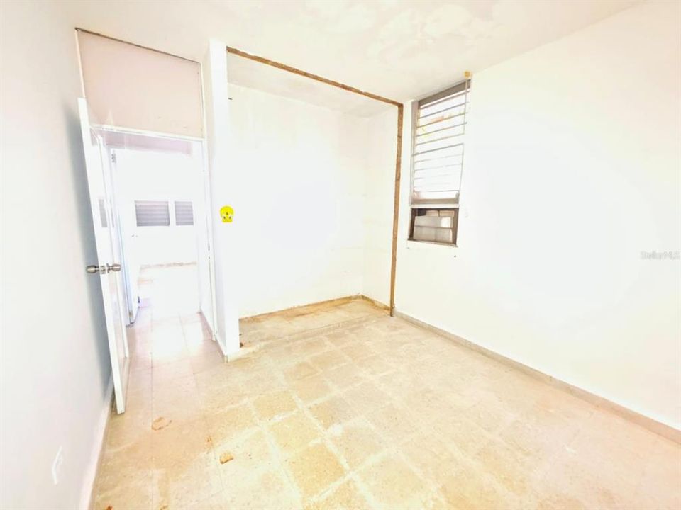 For Sale: $325,000 (4 beds, 3 baths, 2664 Square Feet)