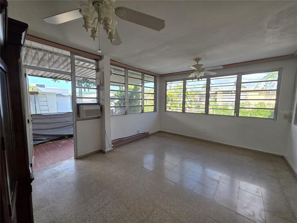 For Sale: $325,000 (4 beds, 3 baths, 2664 Square Feet)