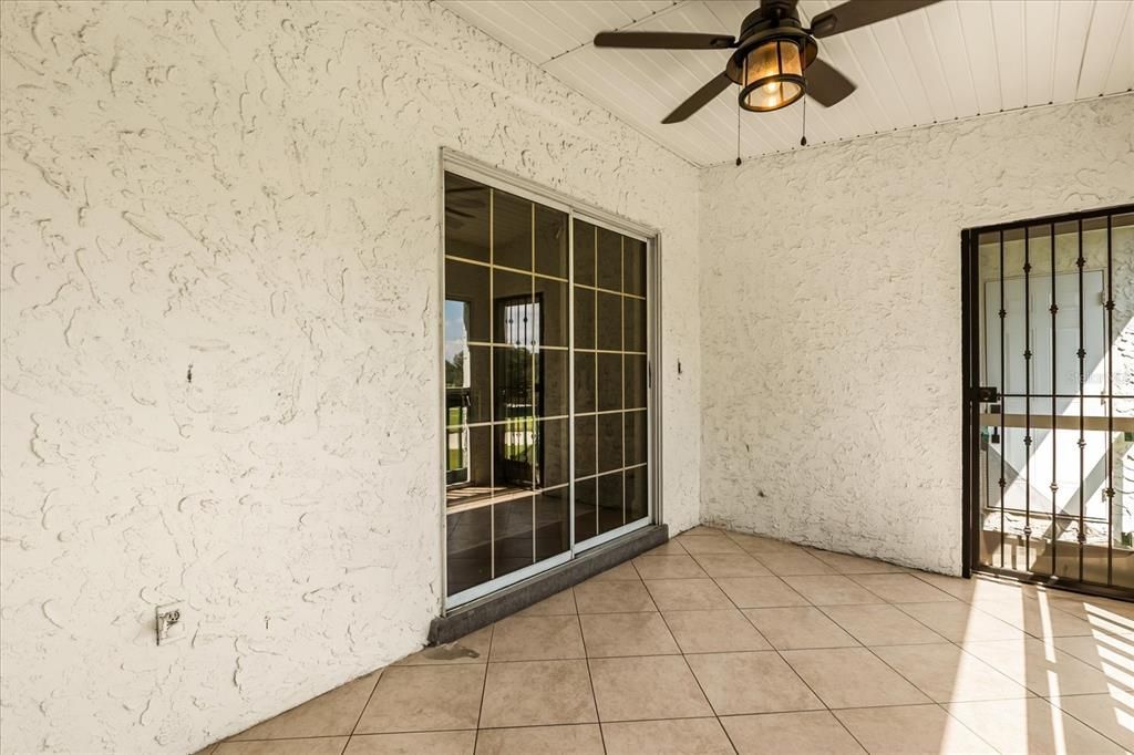 For Sale: $260,000 (2 beds, 2 baths, 970 Square Feet)