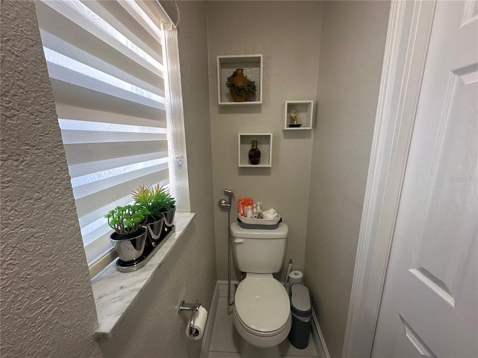 Active With Contract: $255,000 (2 beds, 1 baths, 1056 Square Feet)