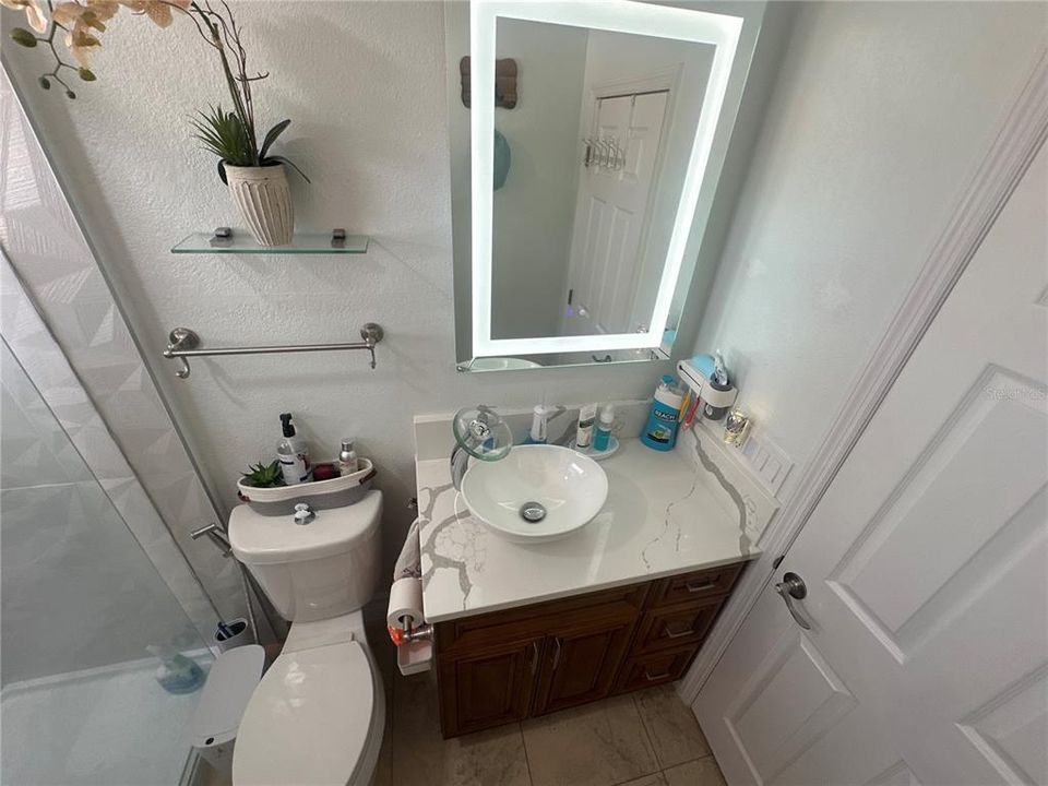 Active With Contract: $255,000 (2 beds, 1 baths, 1056 Square Feet)
