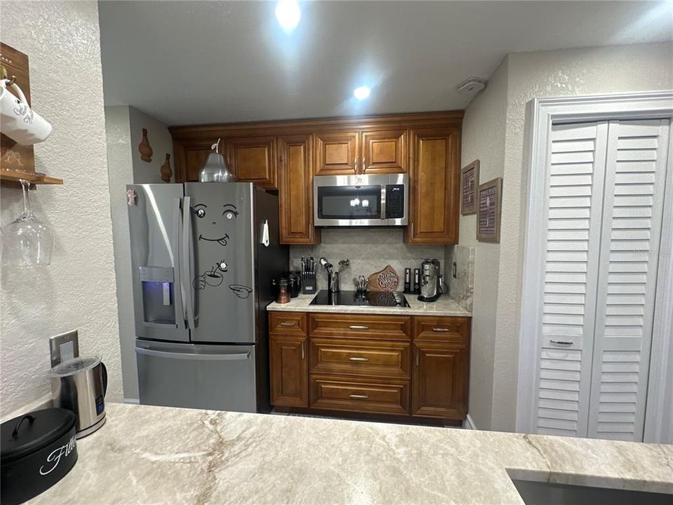 Active With Contract: $255,000 (2 beds, 1 baths, 1056 Square Feet)