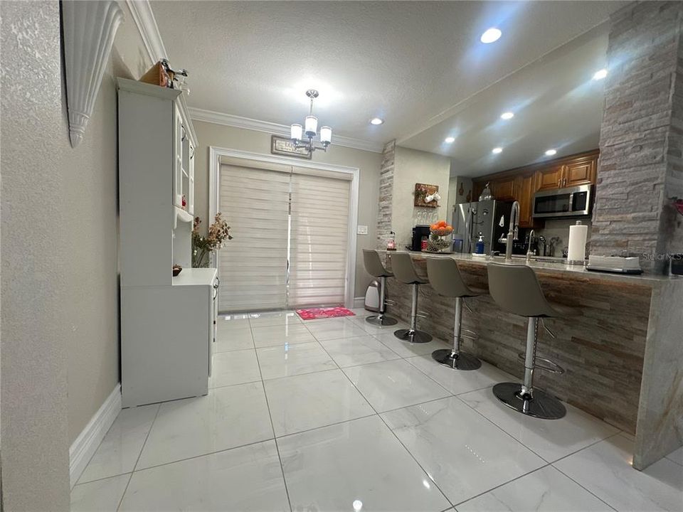Active With Contract: $255,000 (2 beds, 1 baths, 1056 Square Feet)