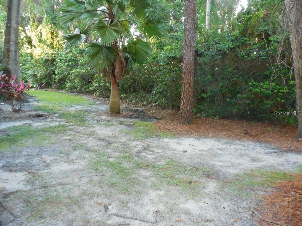 For Rent: $1,295 (1 beds, 1 baths, 640 Square Feet)