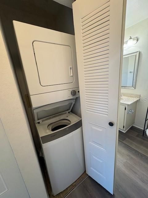 For Rent: $1,295 (1 beds, 1 baths, 640 Square Feet)