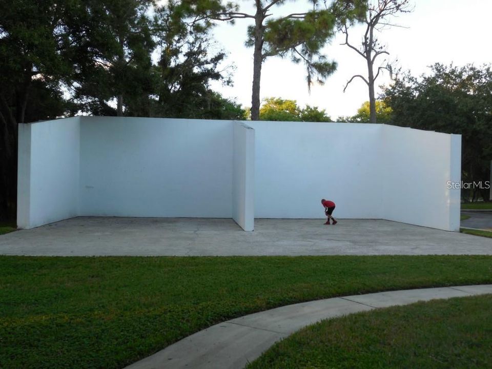 For Rent: $1,295 (1 beds, 1 baths, 640 Square Feet)