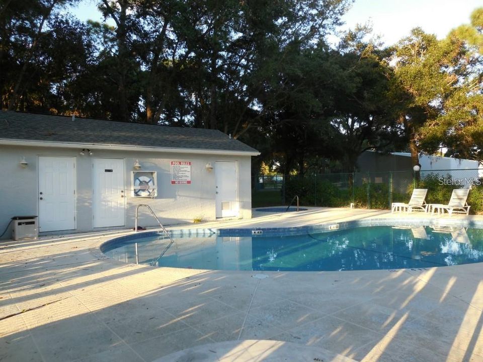 For Rent: $1,295 (1 beds, 1 baths, 640 Square Feet)