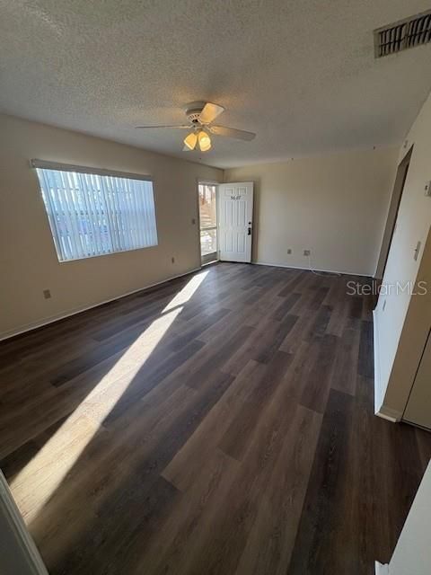 For Rent: $1,295 (1 beds, 1 baths, 640 Square Feet)
