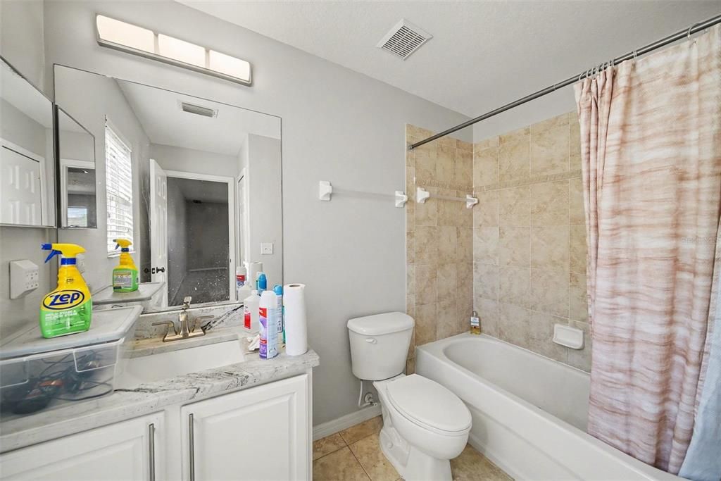 Activo con contrato: $490,000 (5 camas, 4 baños, 3041 Pies cuadrados)