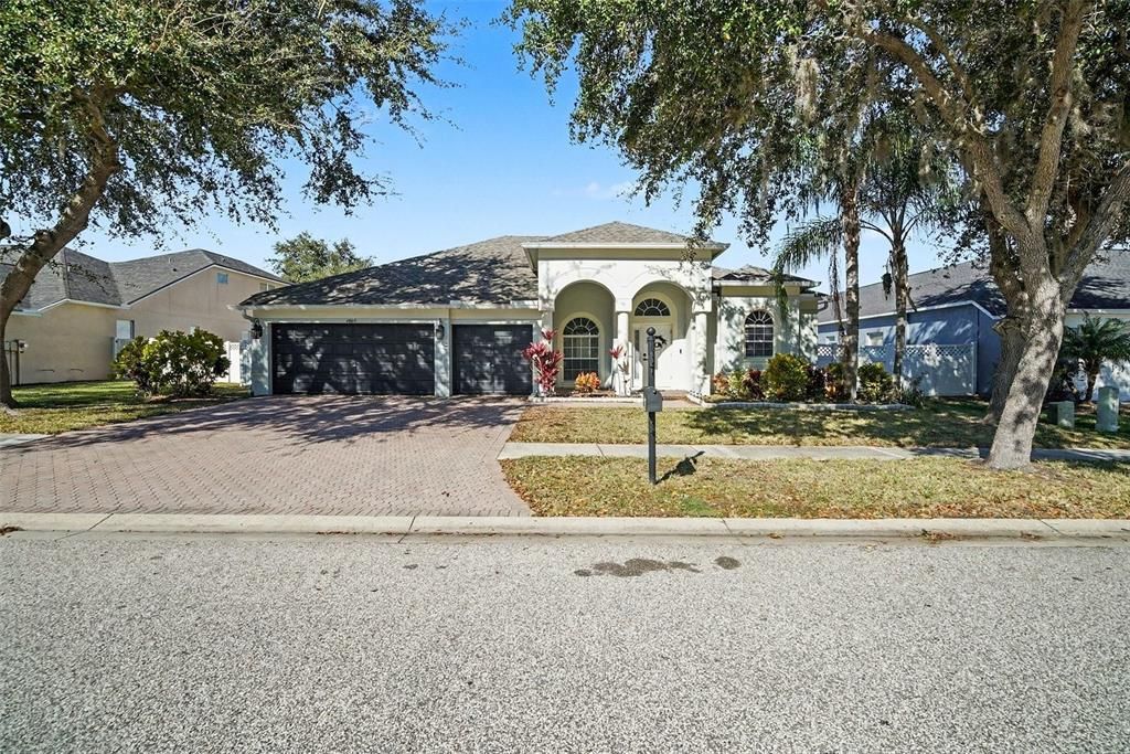 Activo con contrato: $490,000 (5 camas, 4 baños, 3041 Pies cuadrados)