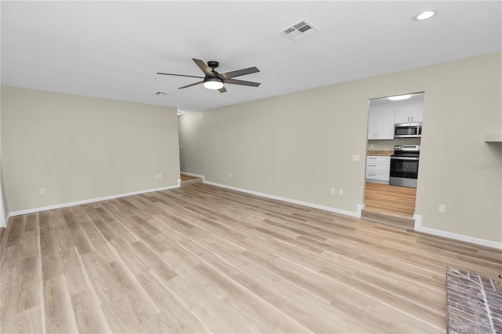 En Venta: $349,000 (3 camas, 2 baños, 1780 Pies cuadrados)