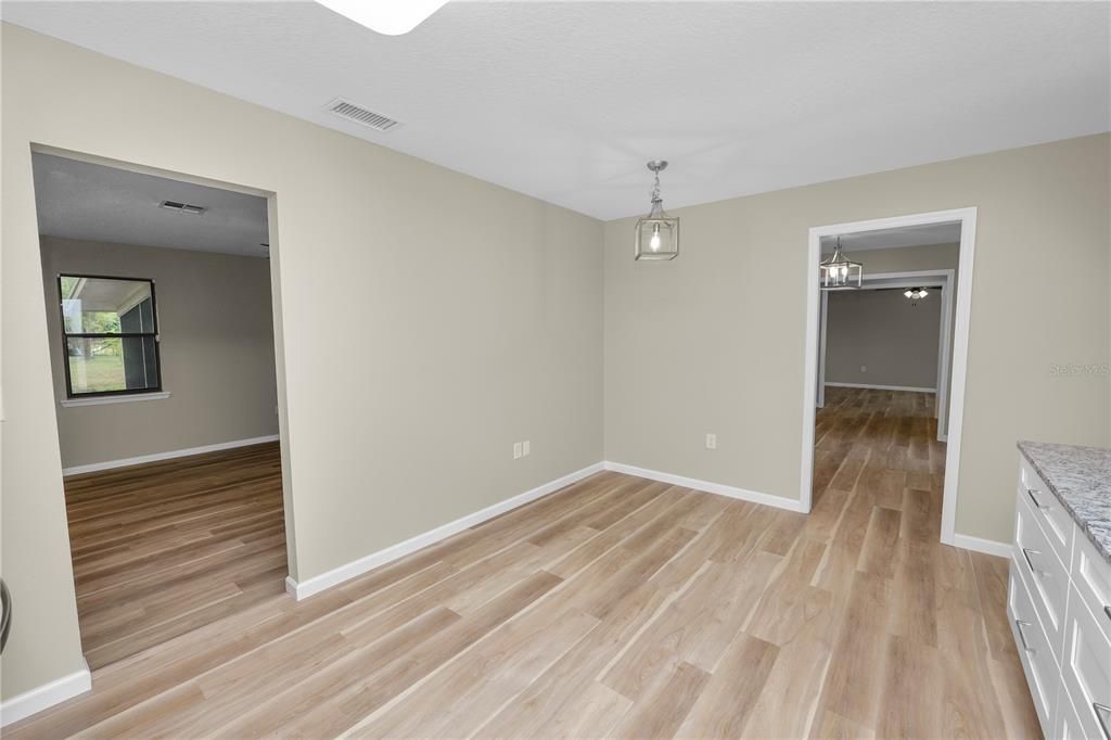 En Venta: $349,000 (3 camas, 2 baños, 1780 Pies cuadrados)