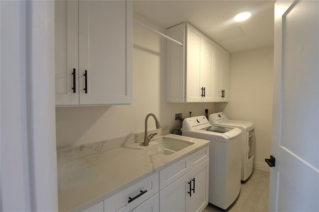 For Rent: $3,775 (3 beds, 2 baths, 2168 Square Feet)
