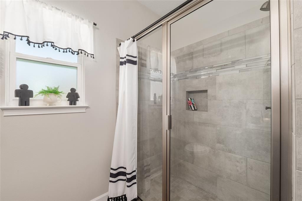 На продажу: $799,000 (4 спален, 3 ванн, 4250 Квадратных фут)