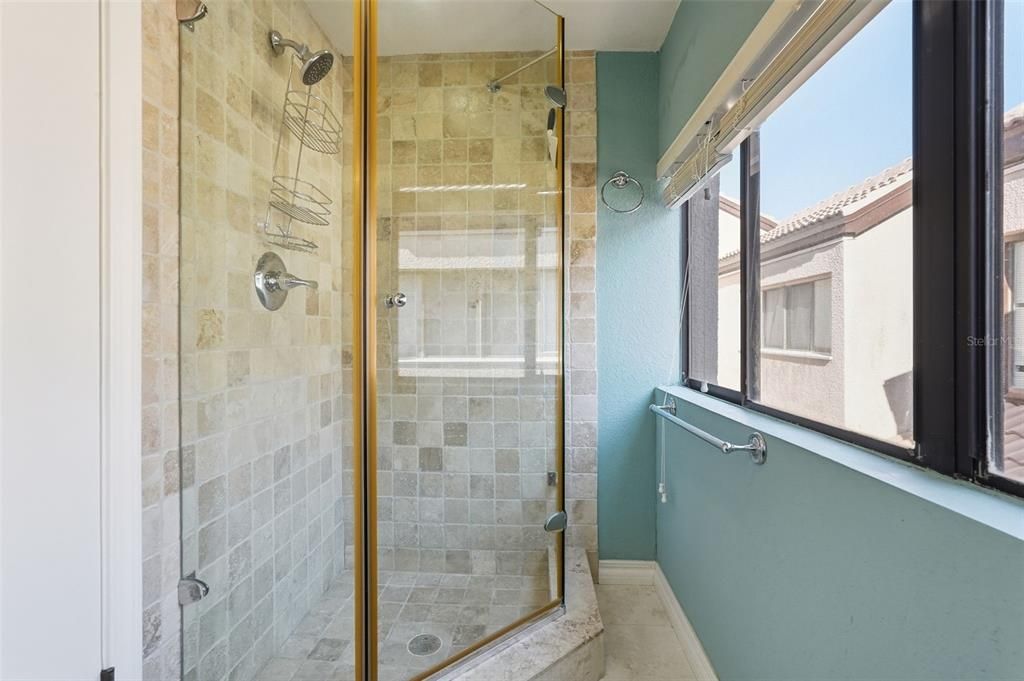 En Venta: $288,000 (2 camas, 2 baños, 994 Pies cuadrados)