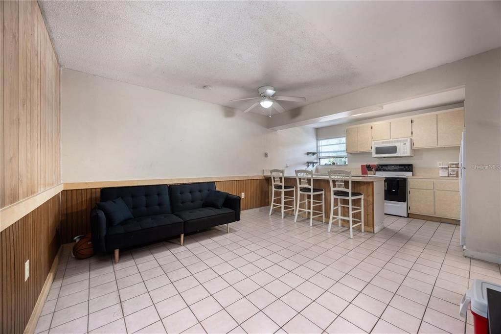For Sale: $87,500 (2 beds, 1 baths, 876 Square Feet)