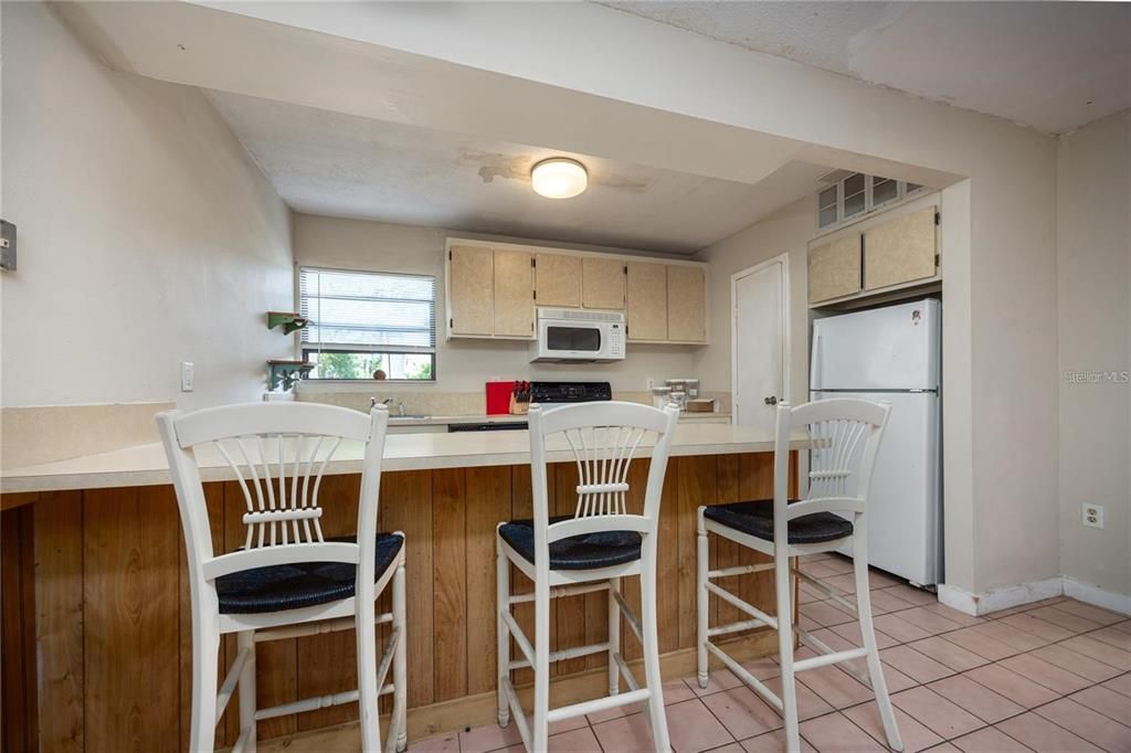 For Sale: $87,500 (2 beds, 1 baths, 876 Square Feet)
