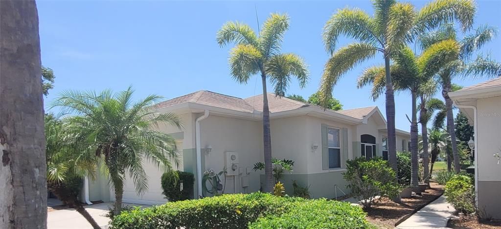 For Sale: $225,000 (2 beds, 2 baths, 1173 Square Feet)