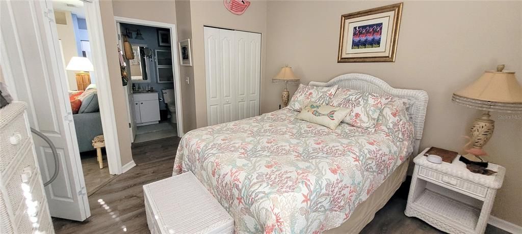 For Sale: $225,000 (2 beds, 2 baths, 1173 Square Feet)