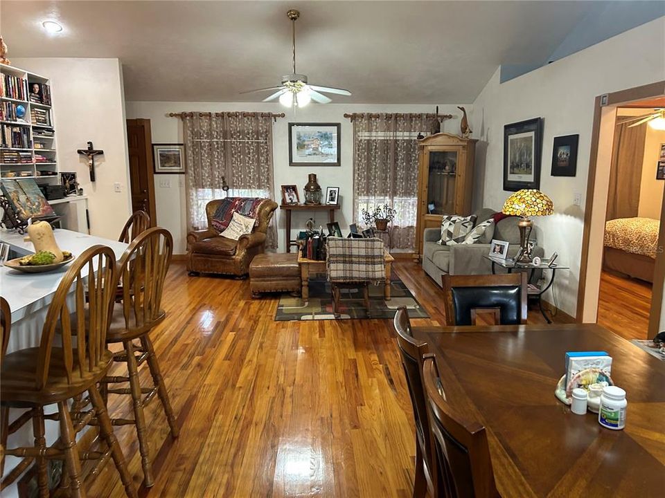 For Sale: $629,000 (3 beds, 2 baths, 1416 Square Feet)