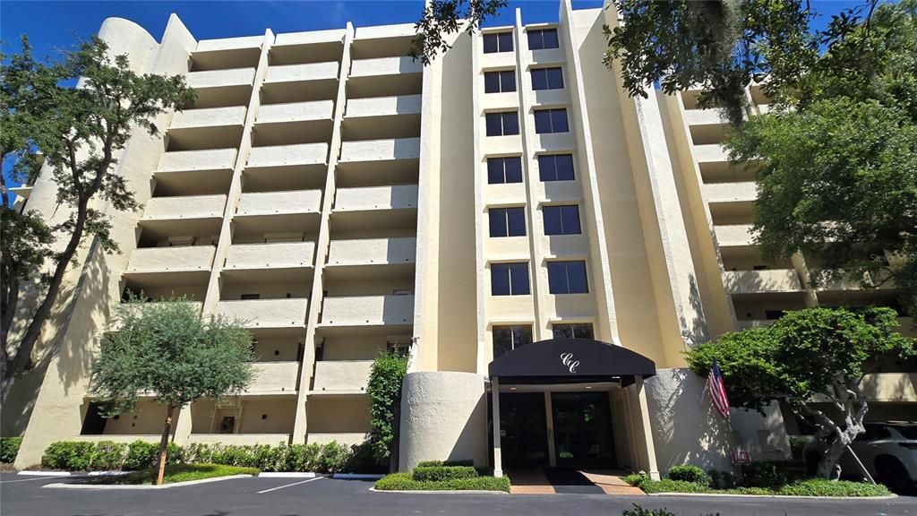 合同活跃: $325,000 (2 贝兹, 1 浴室, 960 平方英尺)