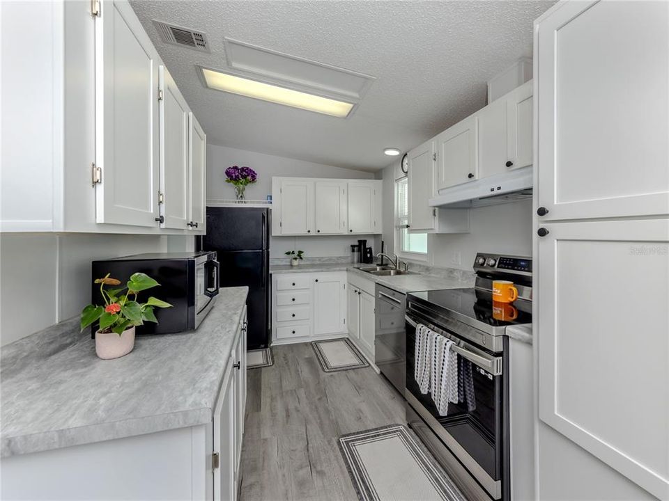 Activo con contrato: $142,000 (2 camas, 2 baños, 935 Pies cuadrados)