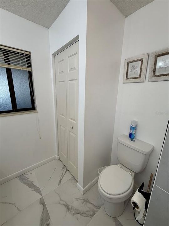 En Renta: $2,300 (4 camas, 2 baños, 2107 Pies cuadrados)