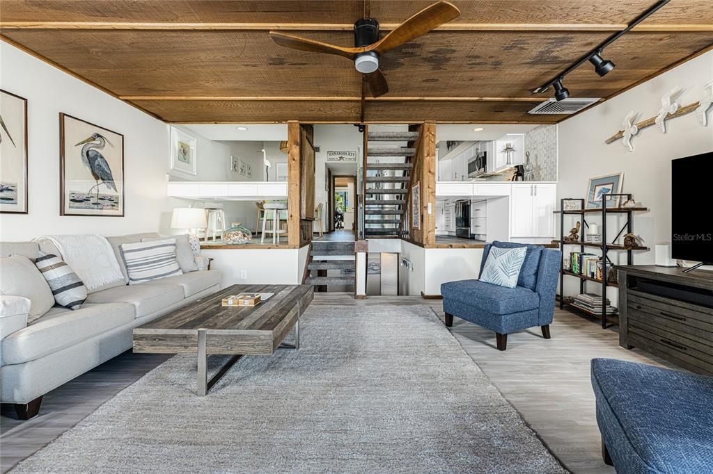 На продажу: $925,000 (3 спален, 2 ванн, 1414 Квадратных фут)