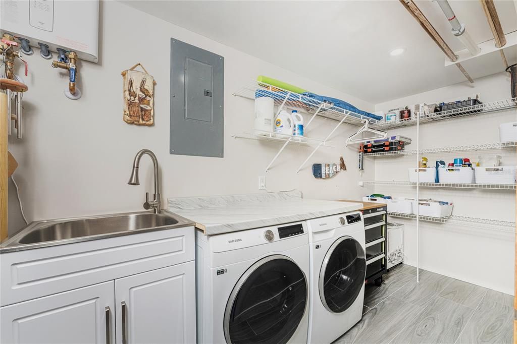 На продажу: $925,000 (3 спален, 2 ванн, 1414 Квадратных фут)