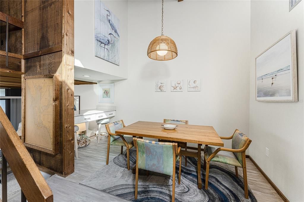 На продажу: $925,000 (3 спален, 2 ванн, 1414 Квадратных фут)