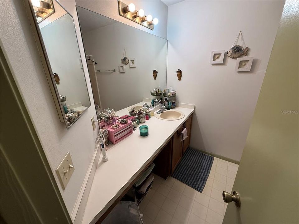 En Venta: $215,000 (2 camas, 2 baños, 975 Pies cuadrados)