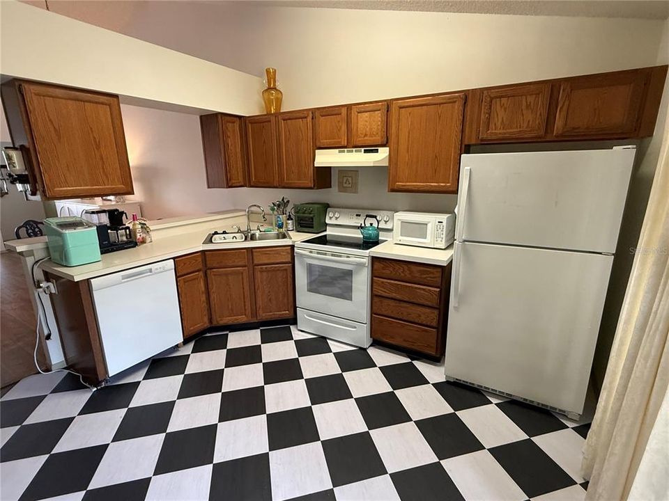 En Venta: $215,000 (2 camas, 2 baños, 975 Pies cuadrados)