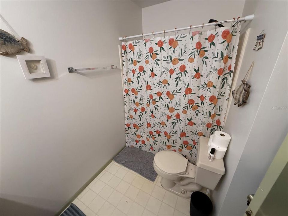 En Venta: $215,000 (2 camas, 2 baños, 975 Pies cuadrados)
