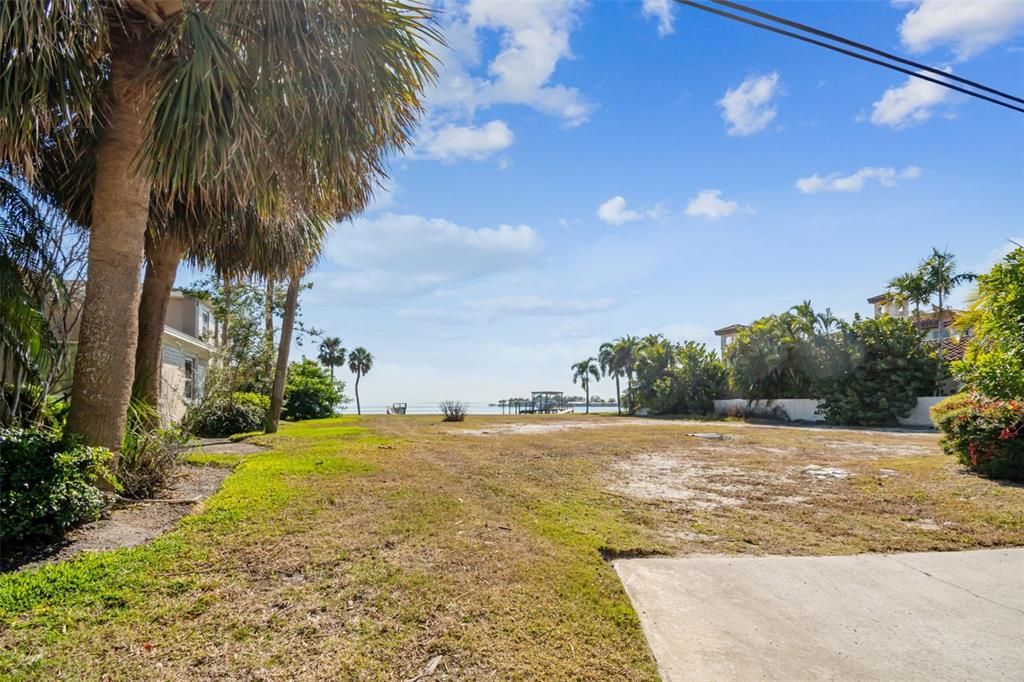 For Sale: $1,900,000 (1.49 acres)