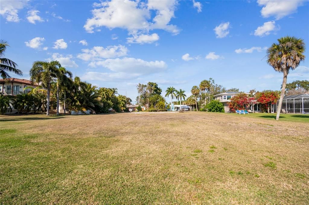 For Sale: $1,900,000 (1.49 acres)