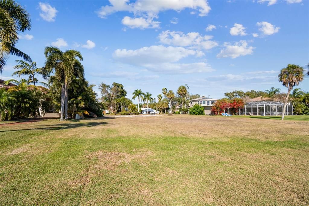 For Sale: $1,900,000 (1.49 acres)