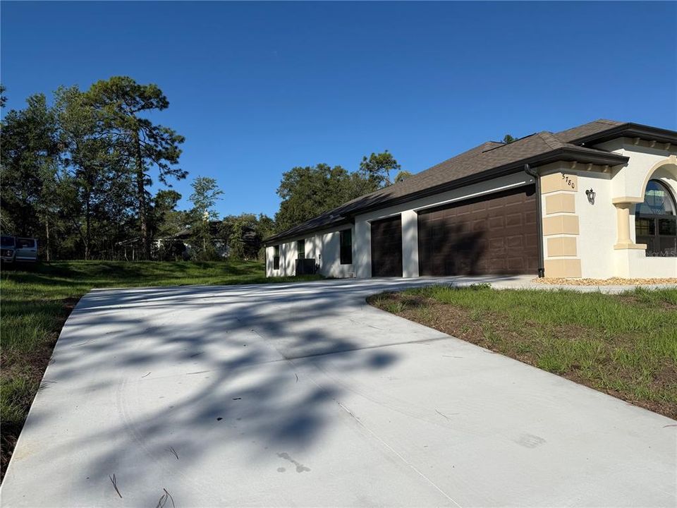 For Rent: $3,750 (4 beds, 3 baths, 3543 Square Feet)